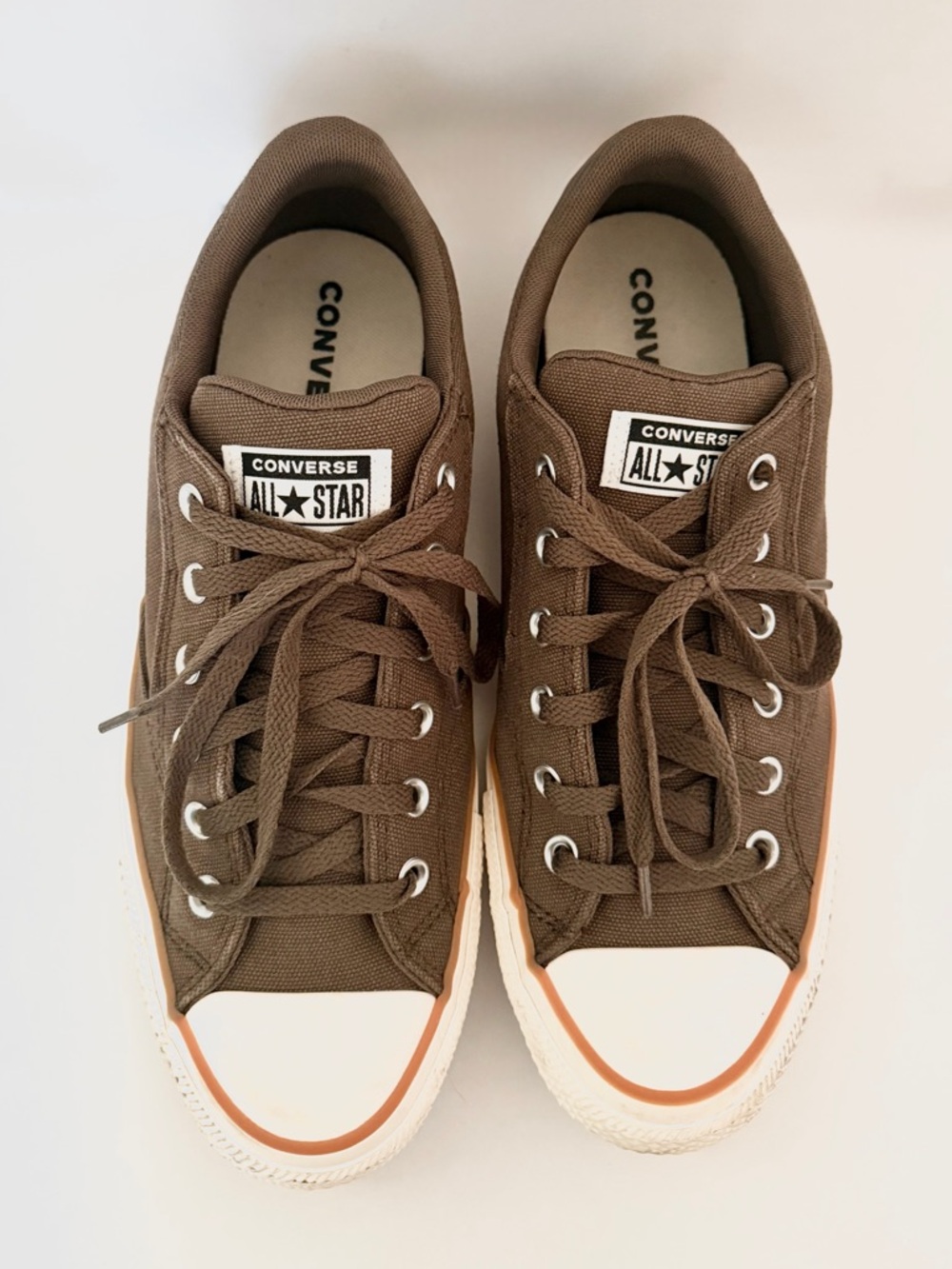 Men’s size 11 Converse Low Top Canvas Sneakers in Brown casual shoes